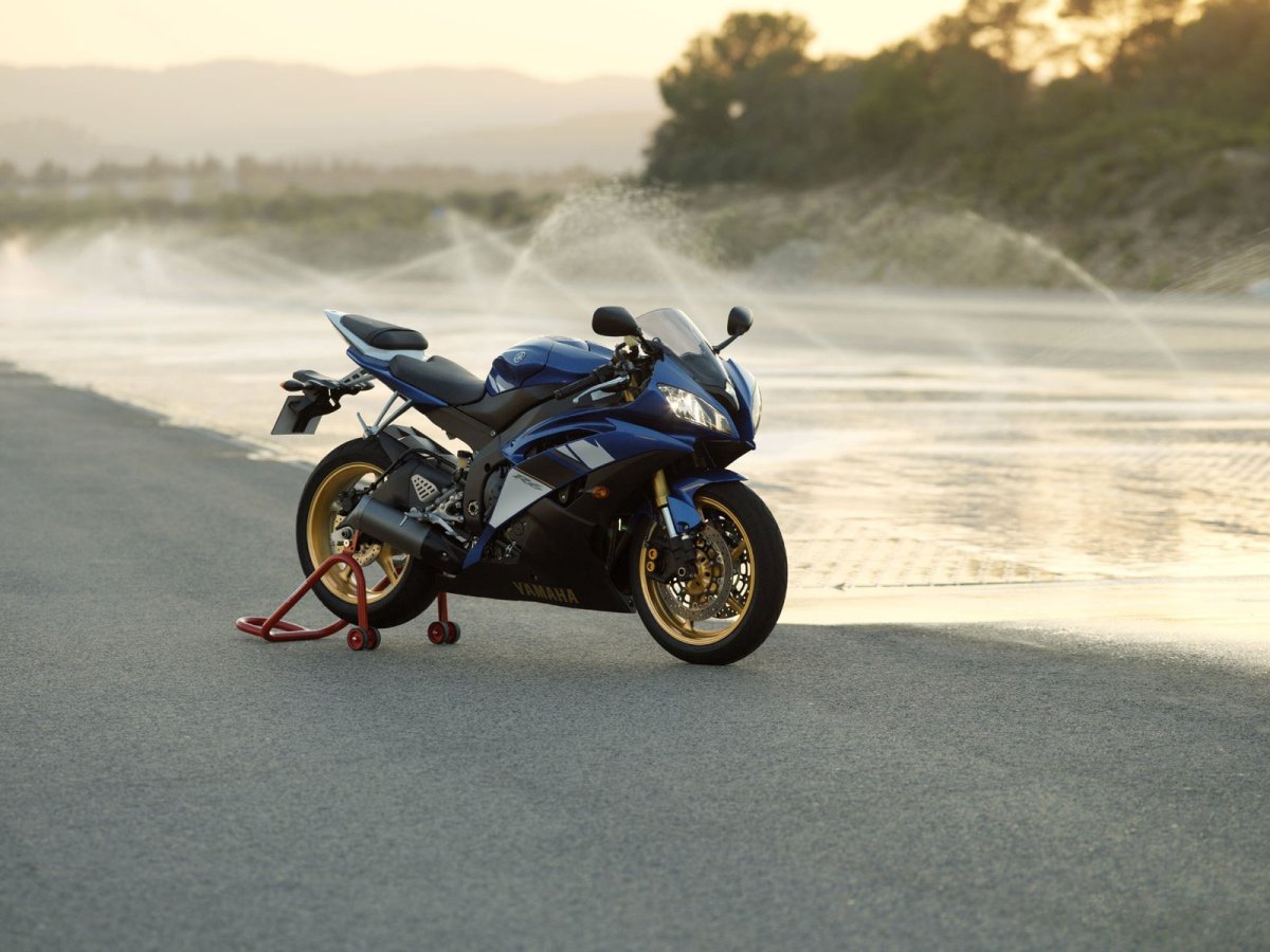 Мото обои Yamaha r6