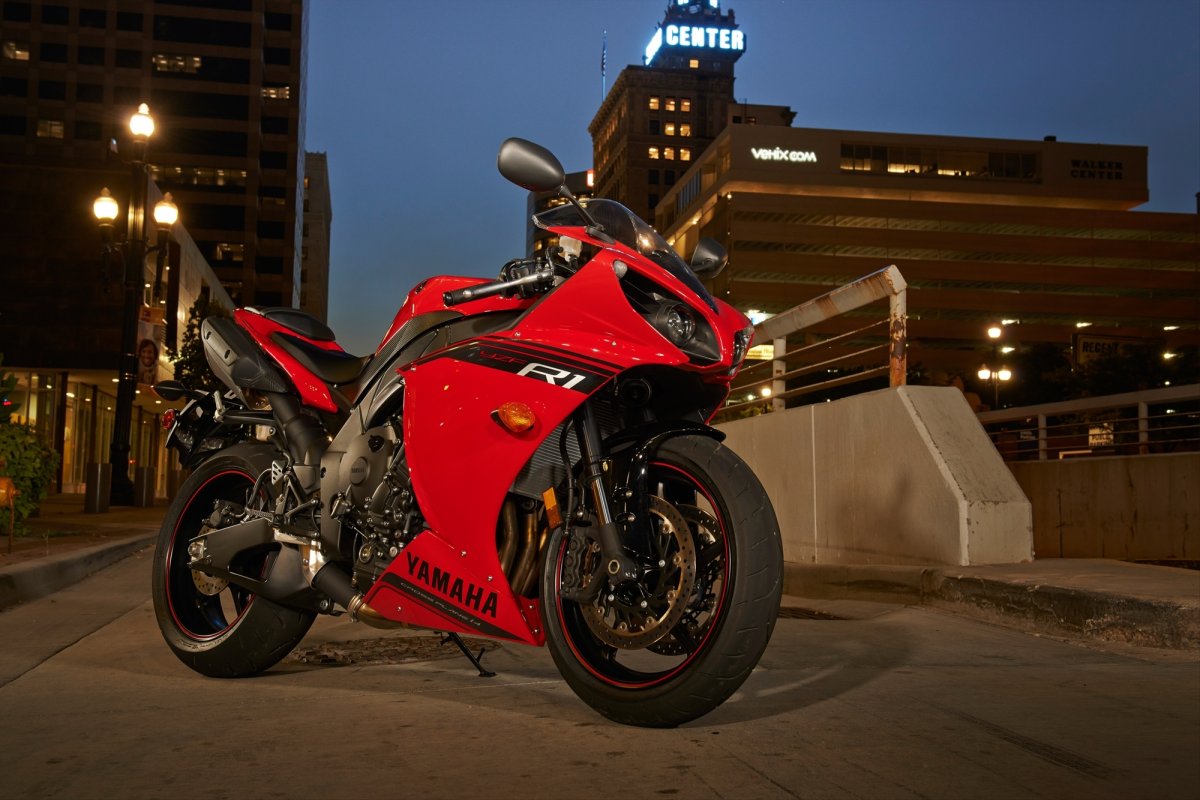 Yamaha r1 Red
