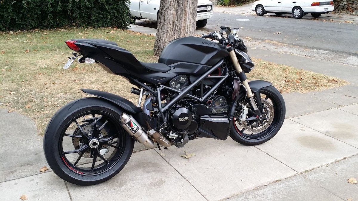 Ducati Streetfighter v4