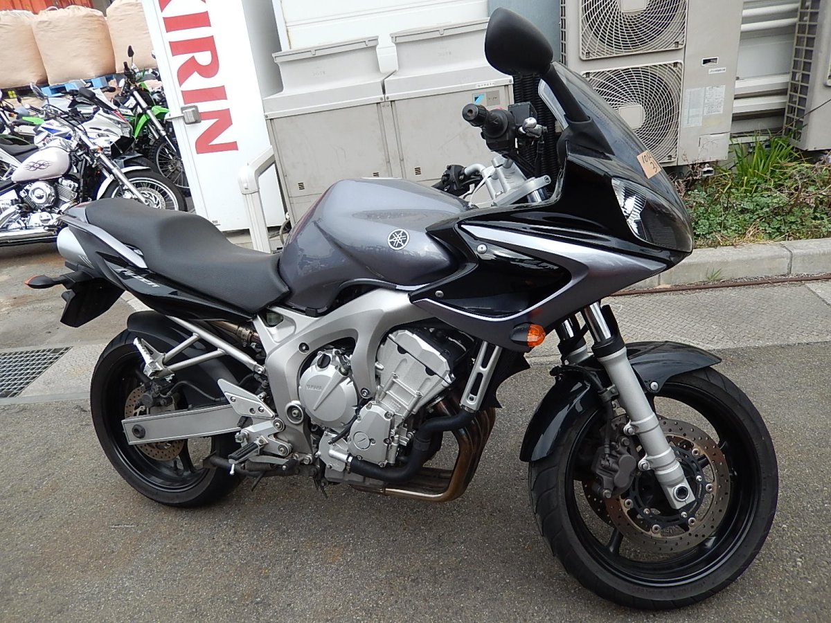 Мотоцикл Yamaha fz6