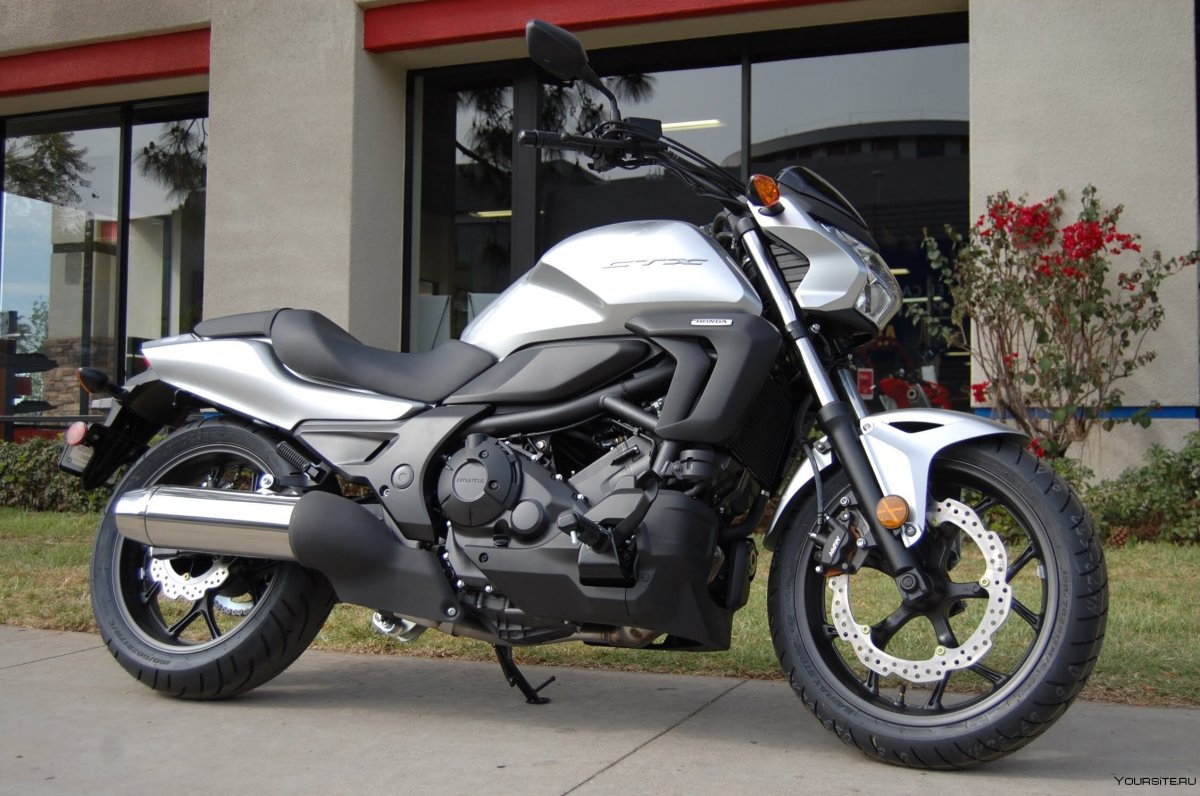 Honda мотоцикл дорожный CTX 700