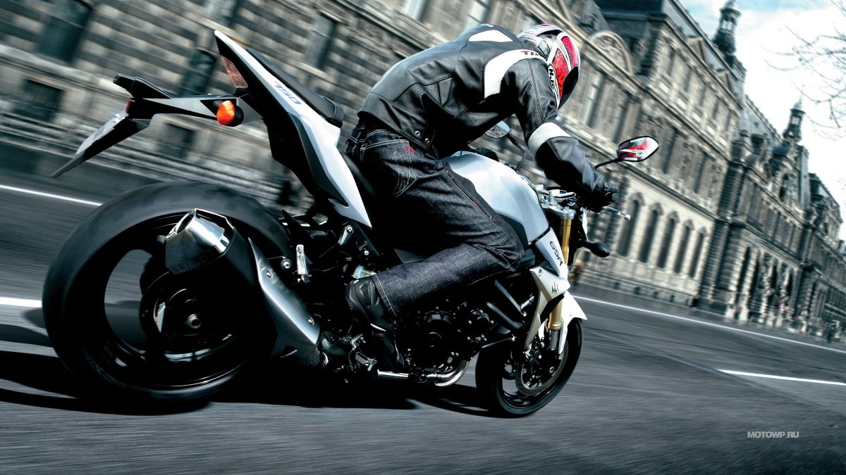 Suzuki GSR 1200