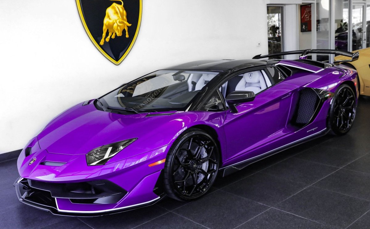 Ламборгини авентадор SVJ Roadster фиолетовый