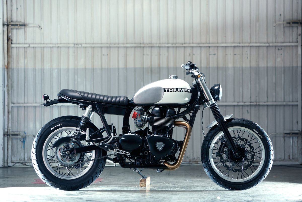 Triumph Thruxton Cafe Racer