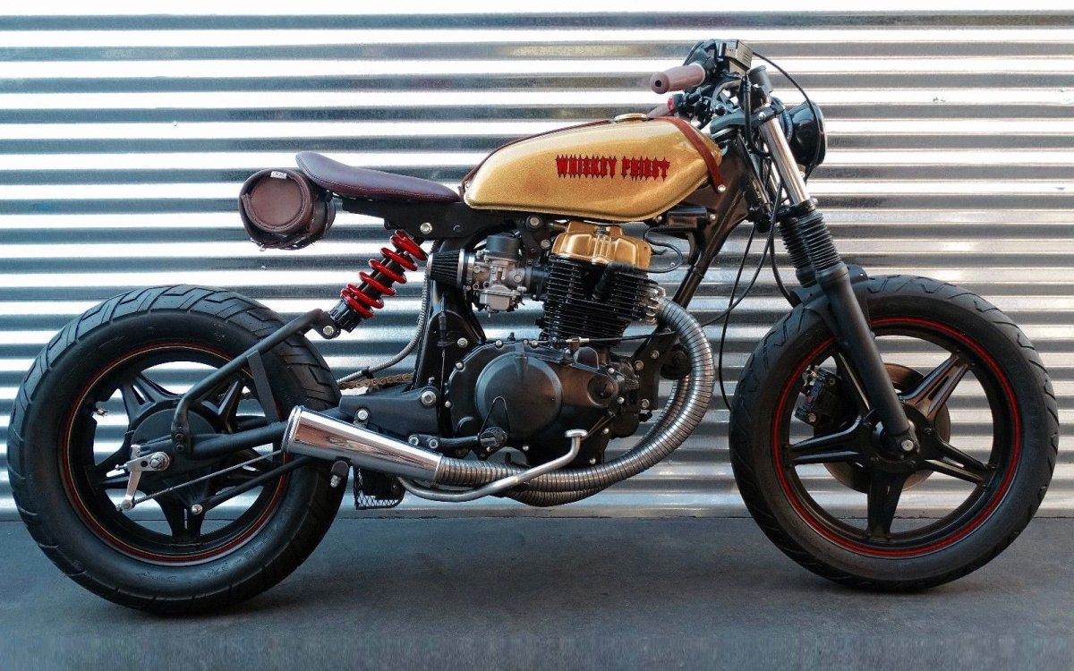 Мотоцикл дорожные Cafe Racer