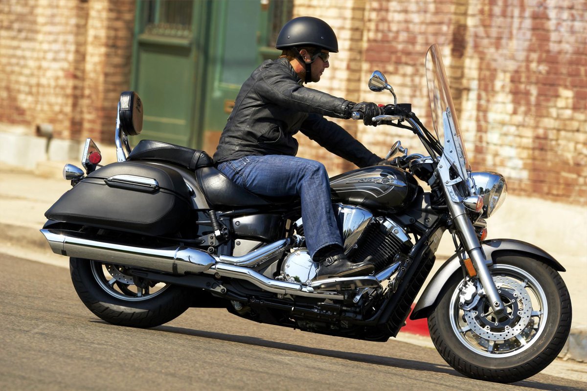 Yamaha v Star 1300 Tourer
