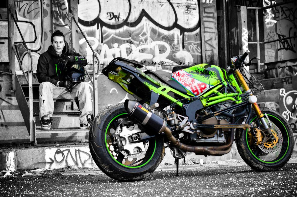 Стантовый мотоцикл Kawasaki