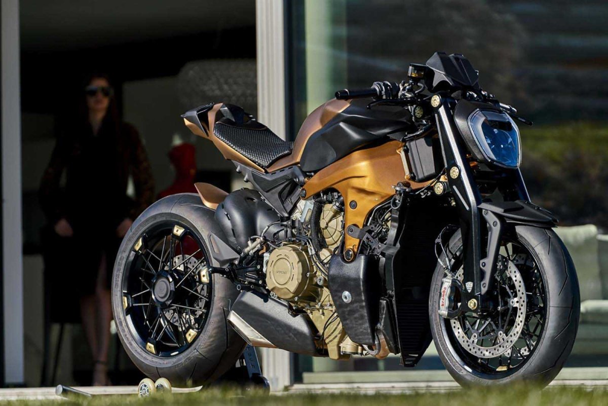 Ducati Streetfighter v4