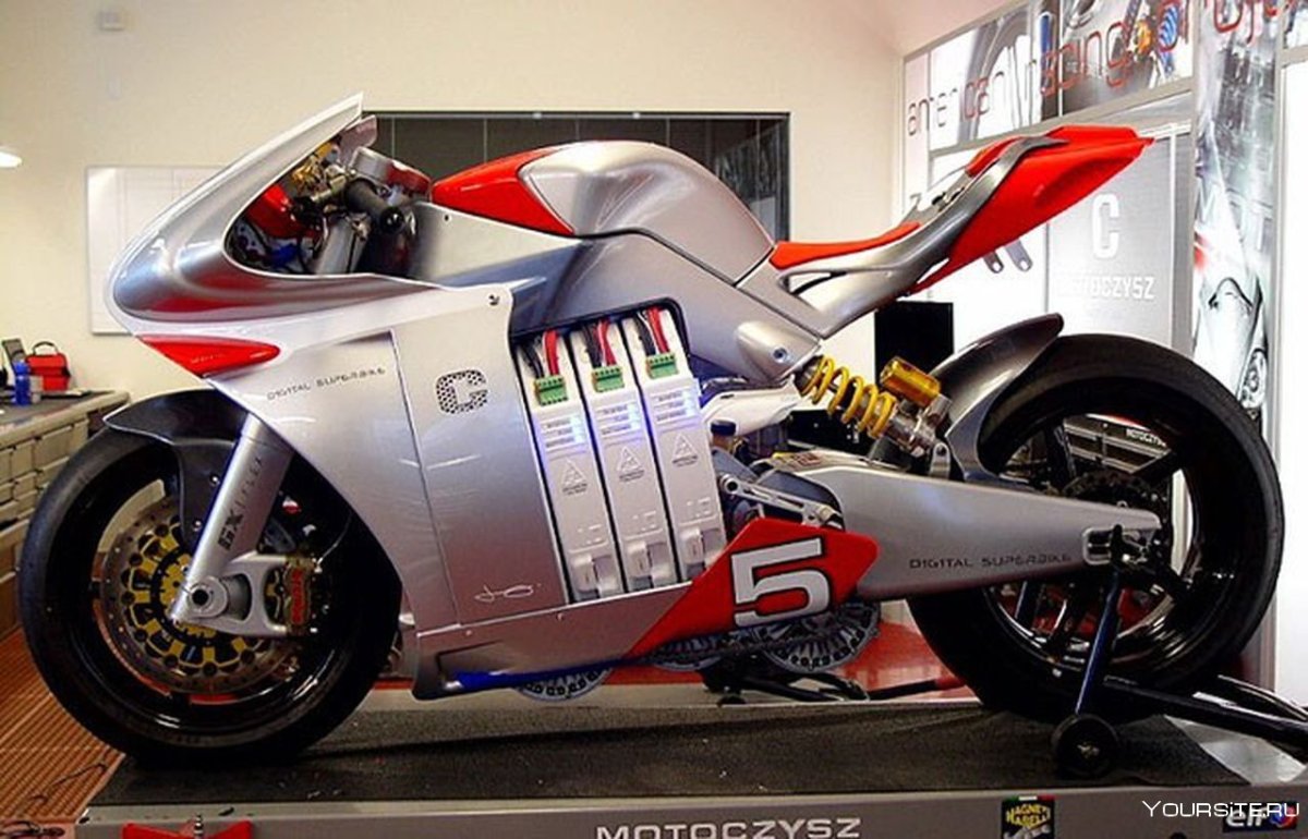 MOTOCZYSZ c1