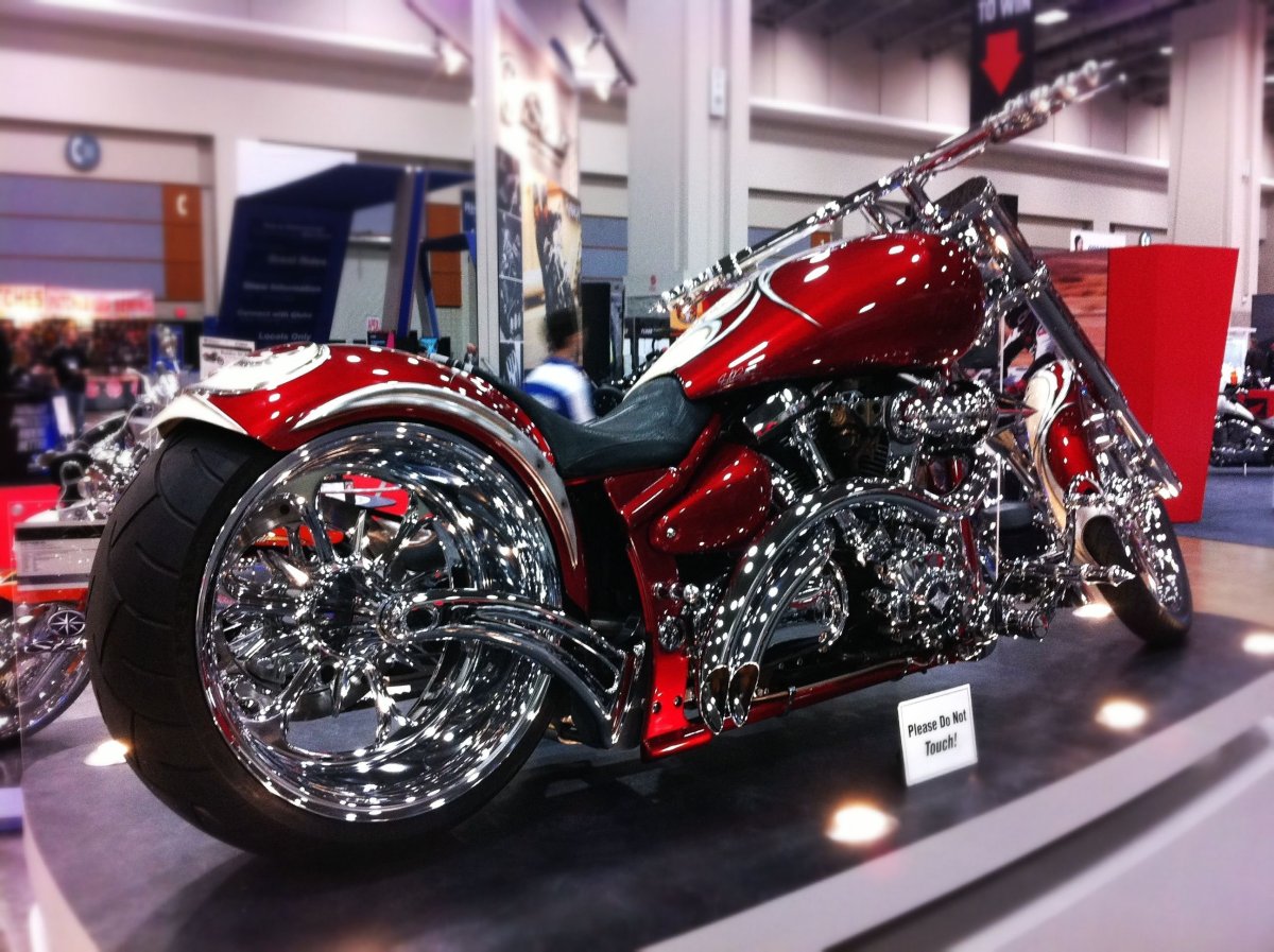 Yamaha Road Star BMS (золотой чоппер)