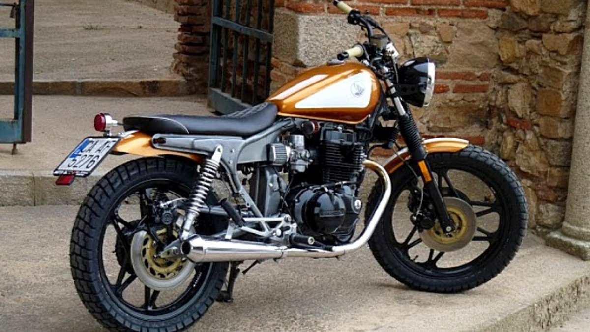 Honda CB Tracker