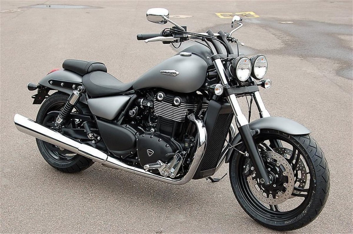 Triumph Thunderbird Storm