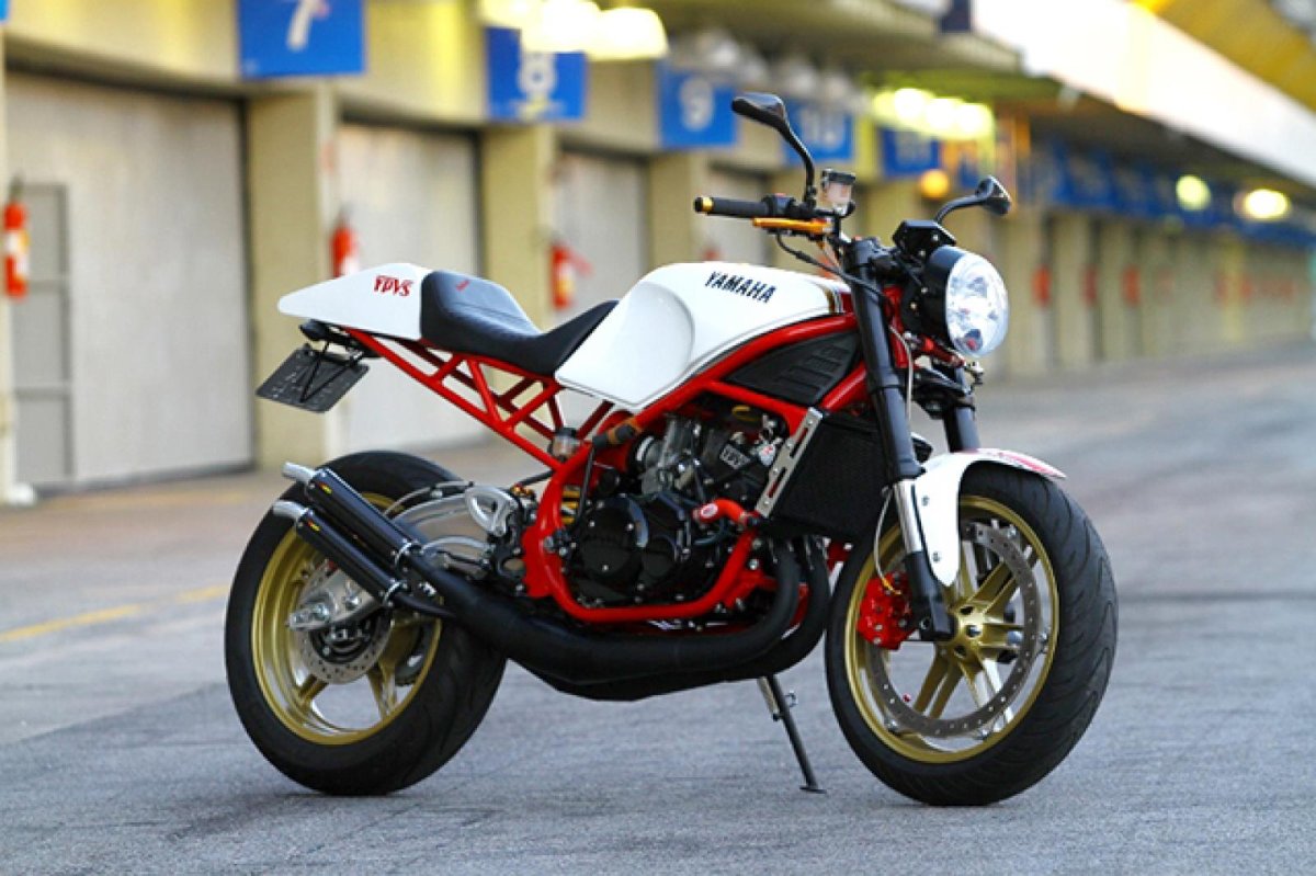 Yamaha Rd Custom