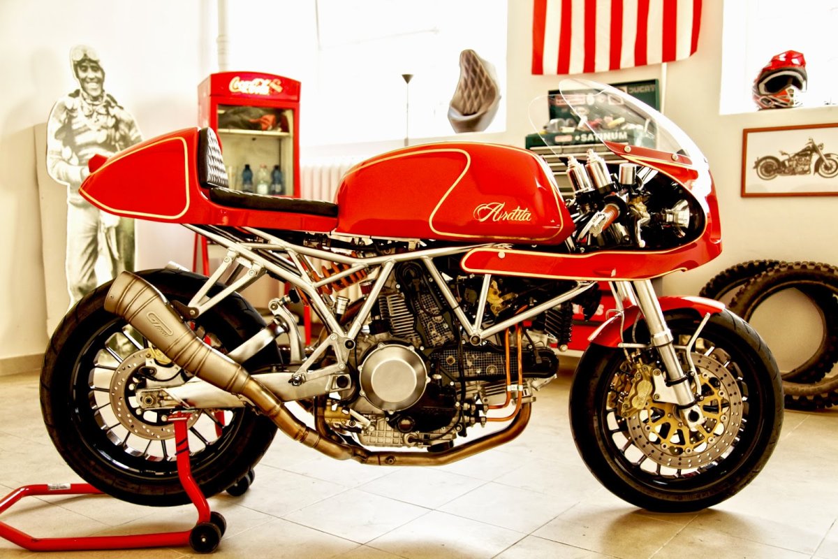 Ducati Supersport 1000 Custom