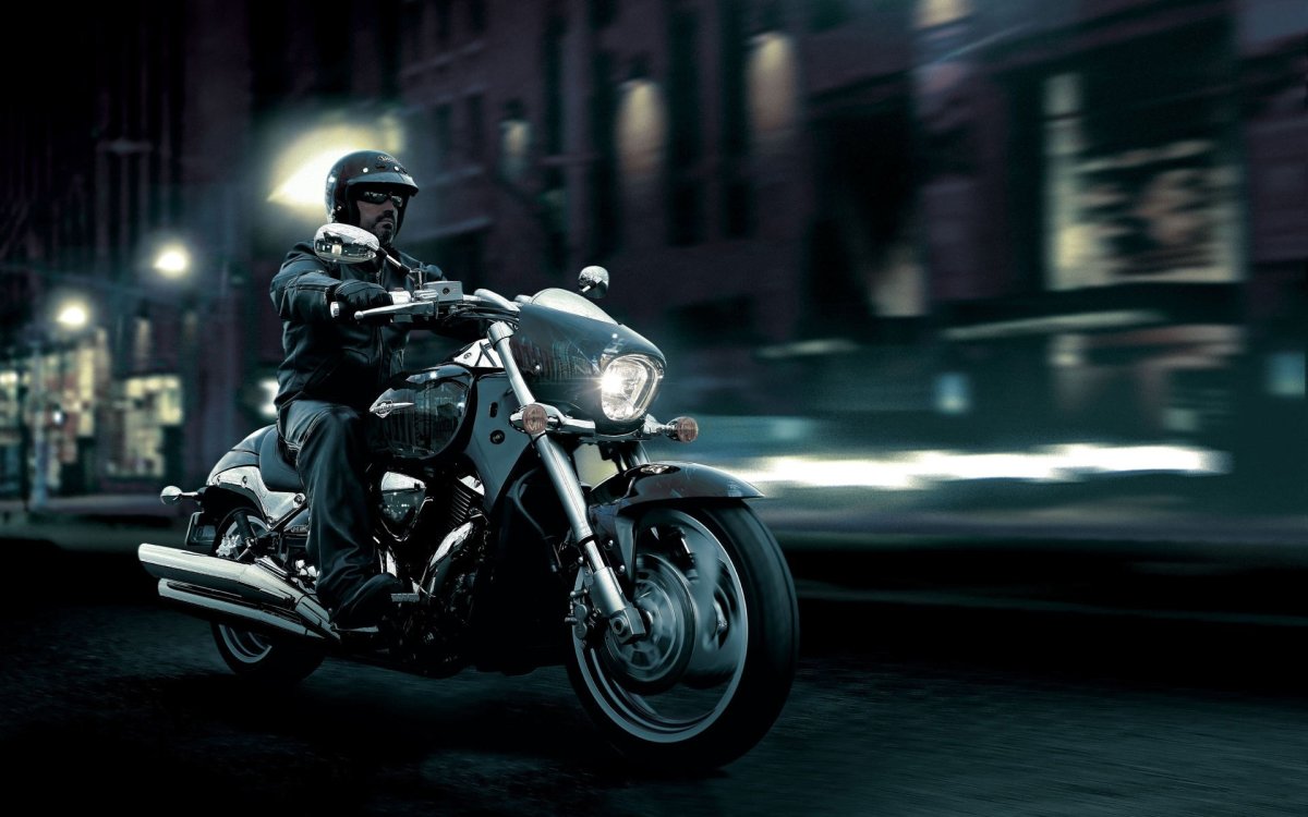 Suzuki Intruder