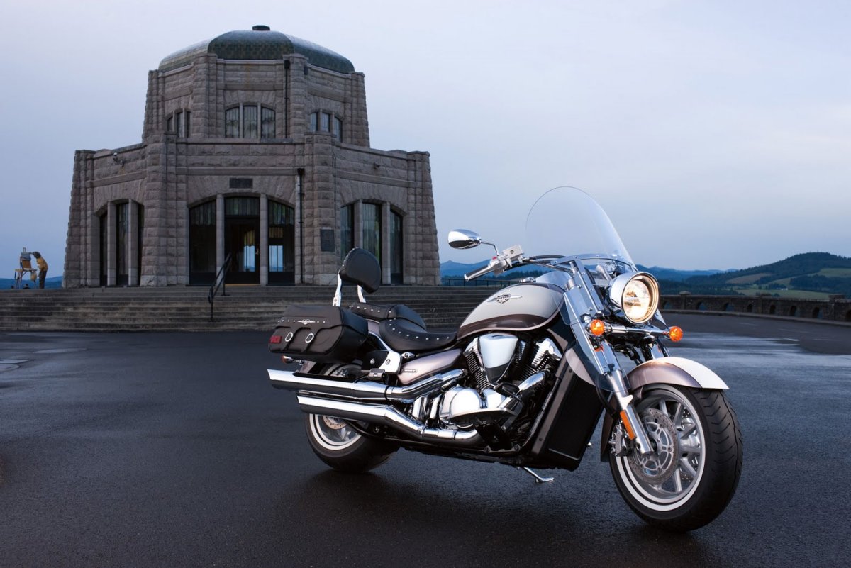 Suzuki Boulevard c109r