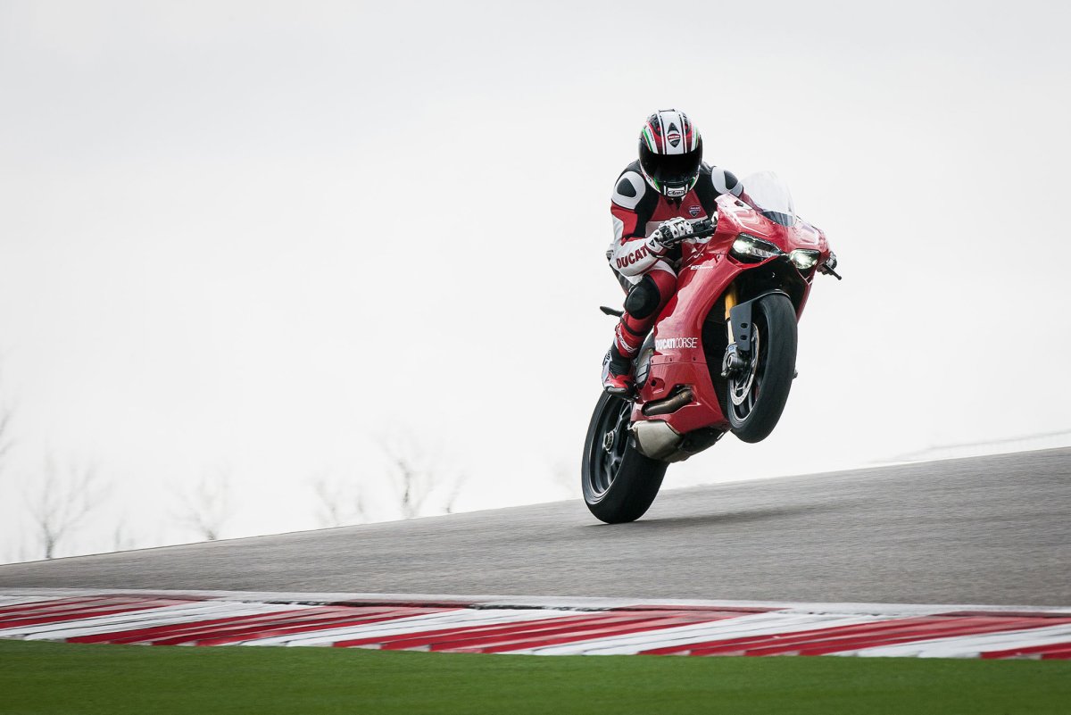 Дукати 1199 Panigale Superbike