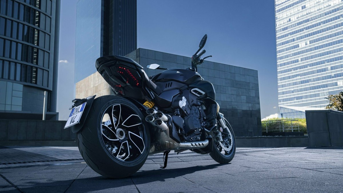 Diavel v4