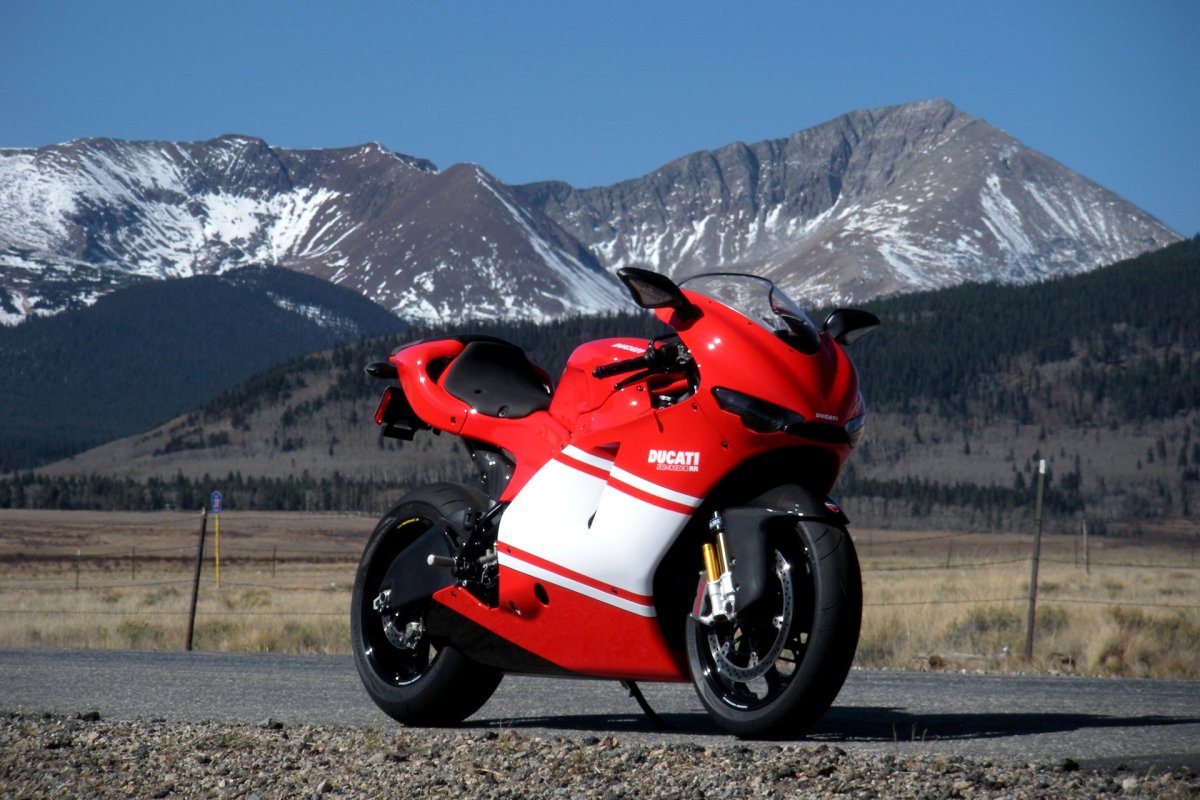 Мотоцикл Ducati Desmosedici