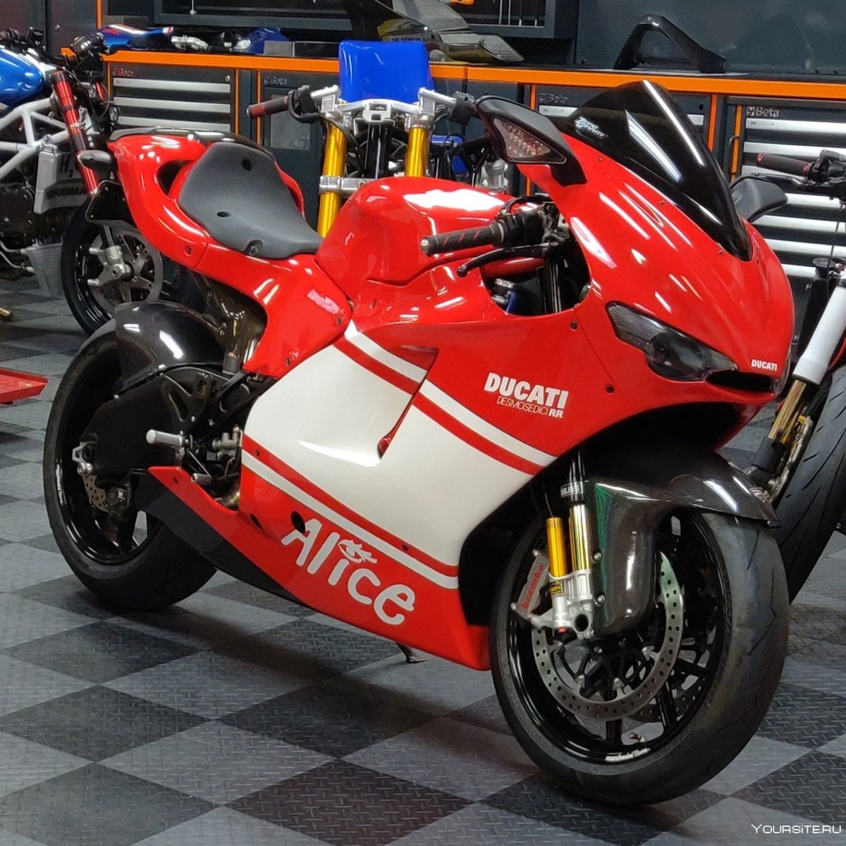 Мотоцикл Ducati Desmosedici RR