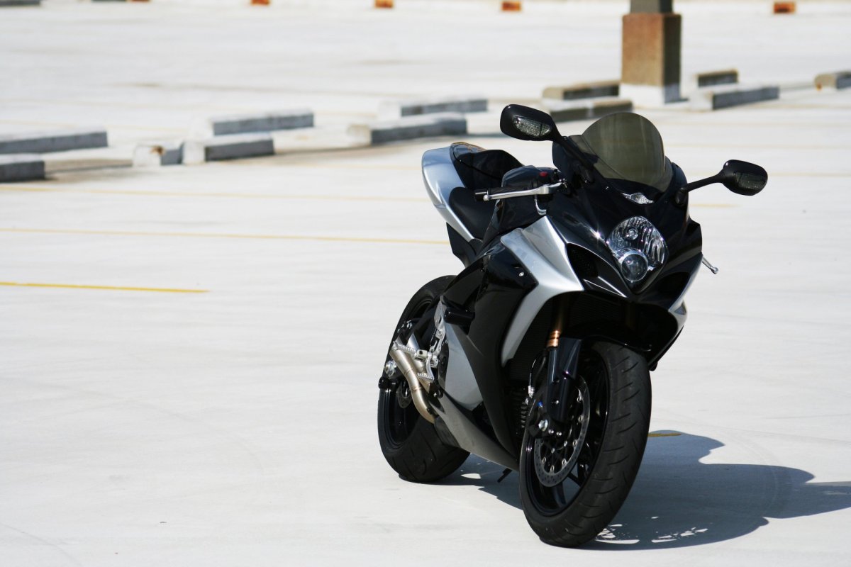 Suzuki GSX r1000 черный
