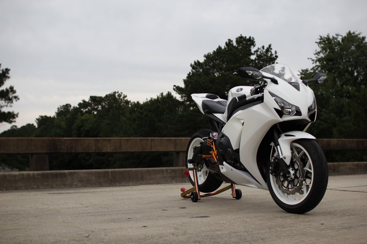 Honda 1000rr белый