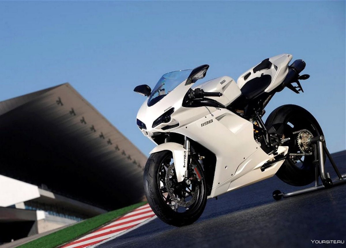 Ducati 1198 белый