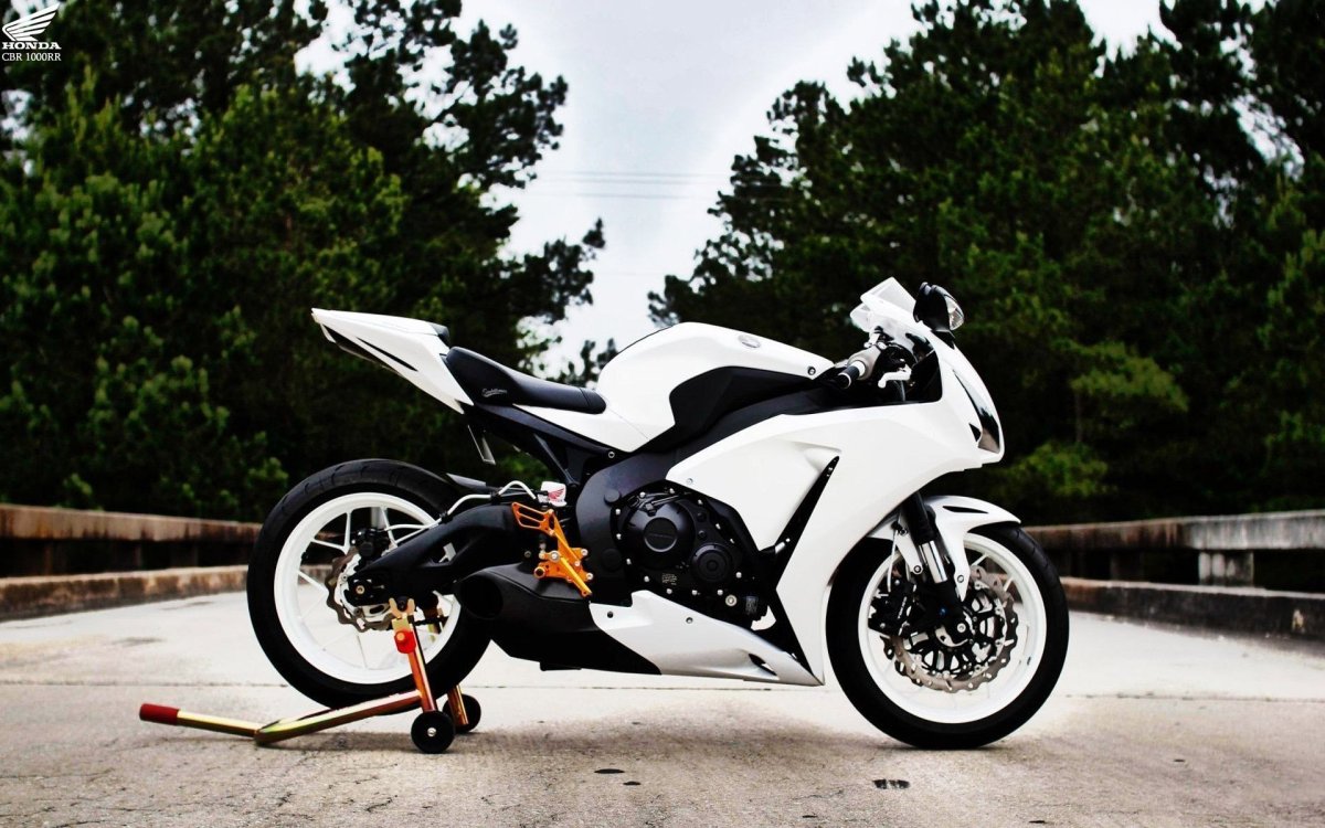 Honda cbr1000rr White