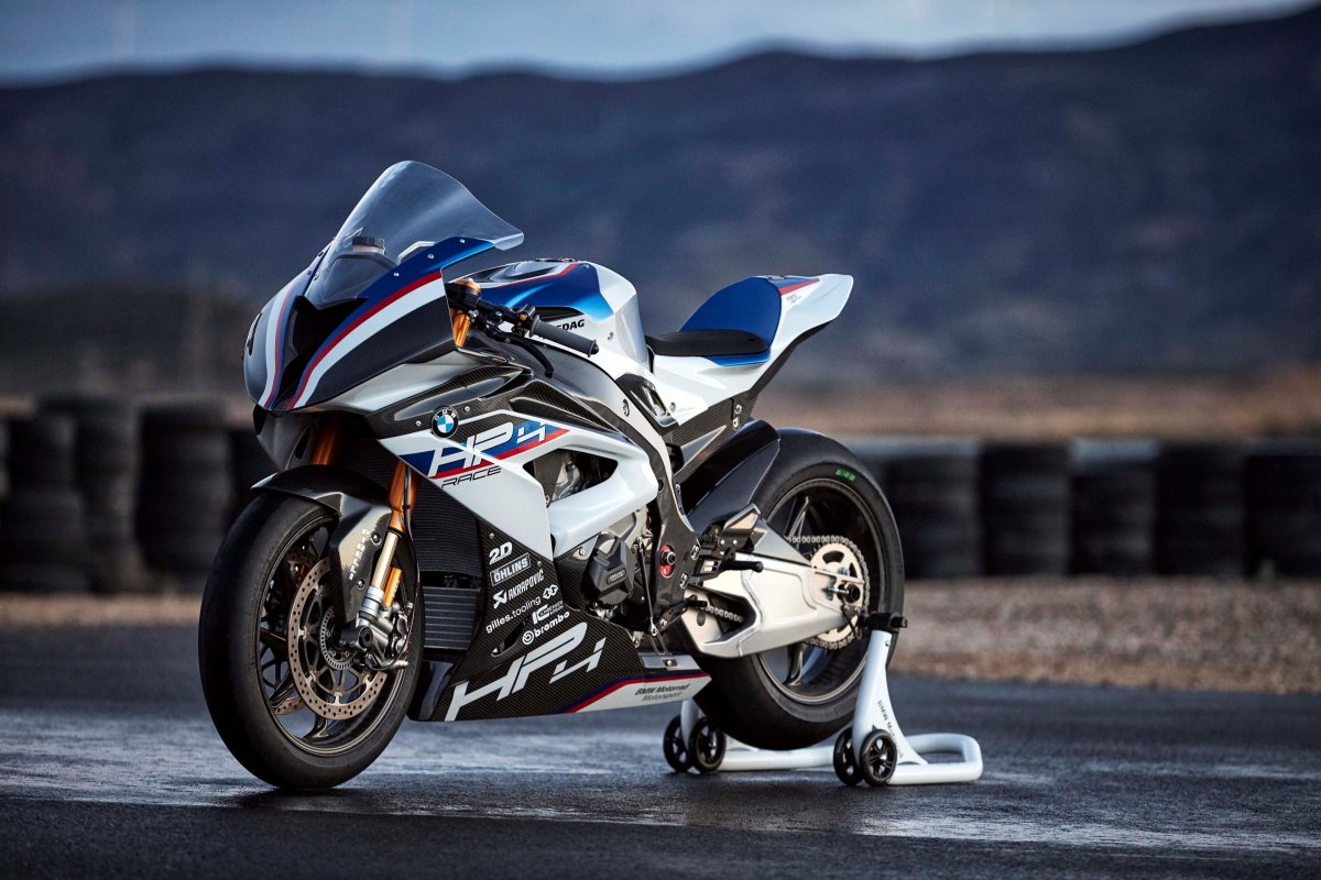 Мотоцикл БМВ hp4 Race