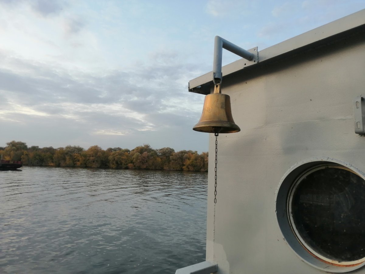 Бухта рында баня на воде