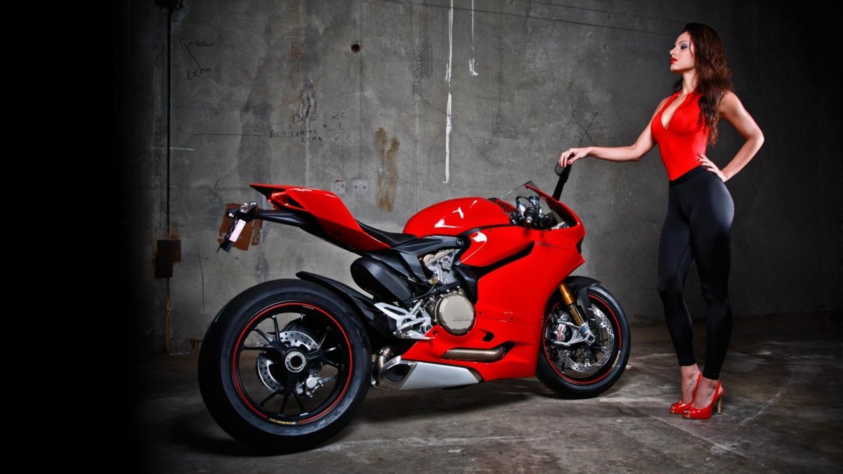 Ducati Panigale v2 мотодевушки
