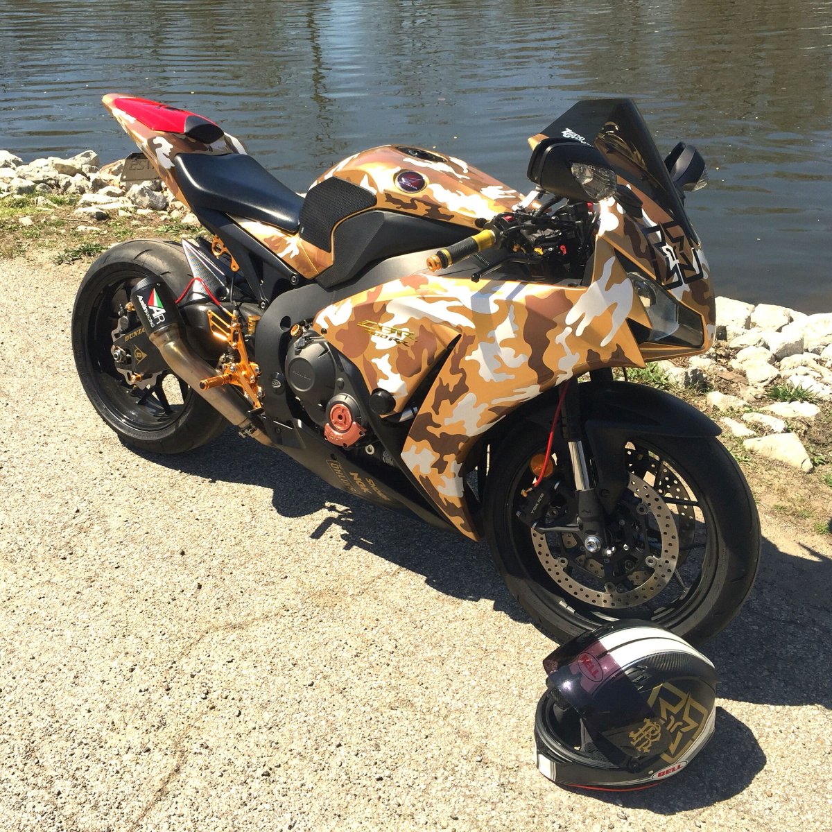 Honda CBR 600 RR золотой