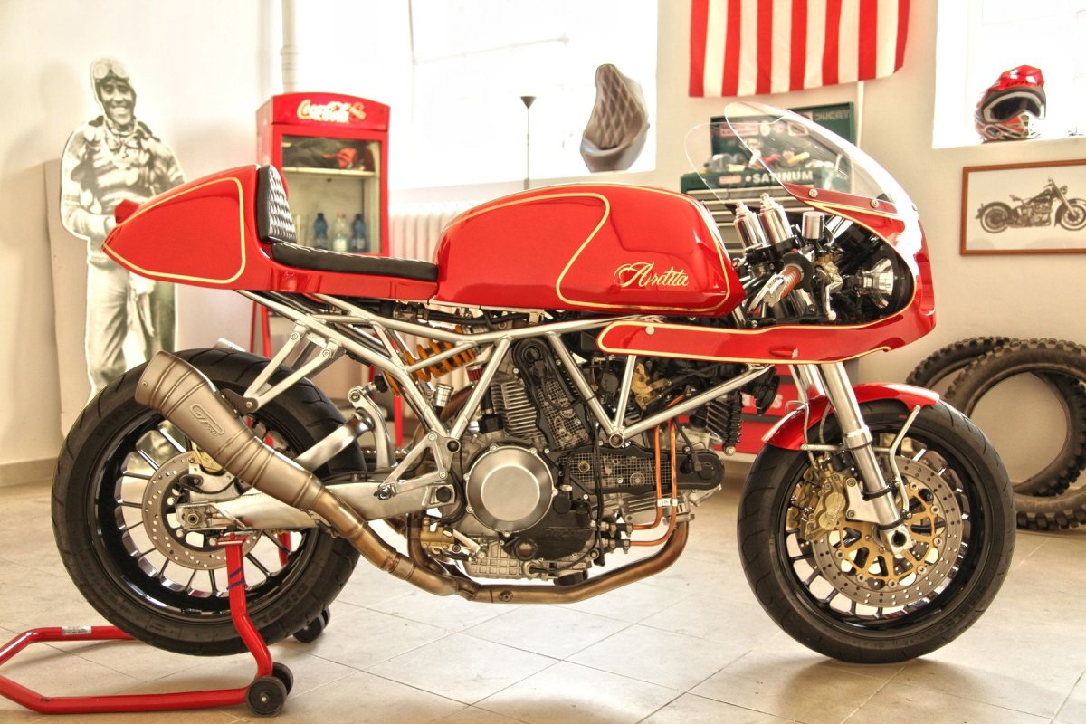 Ducati Supersport 1000 Custom