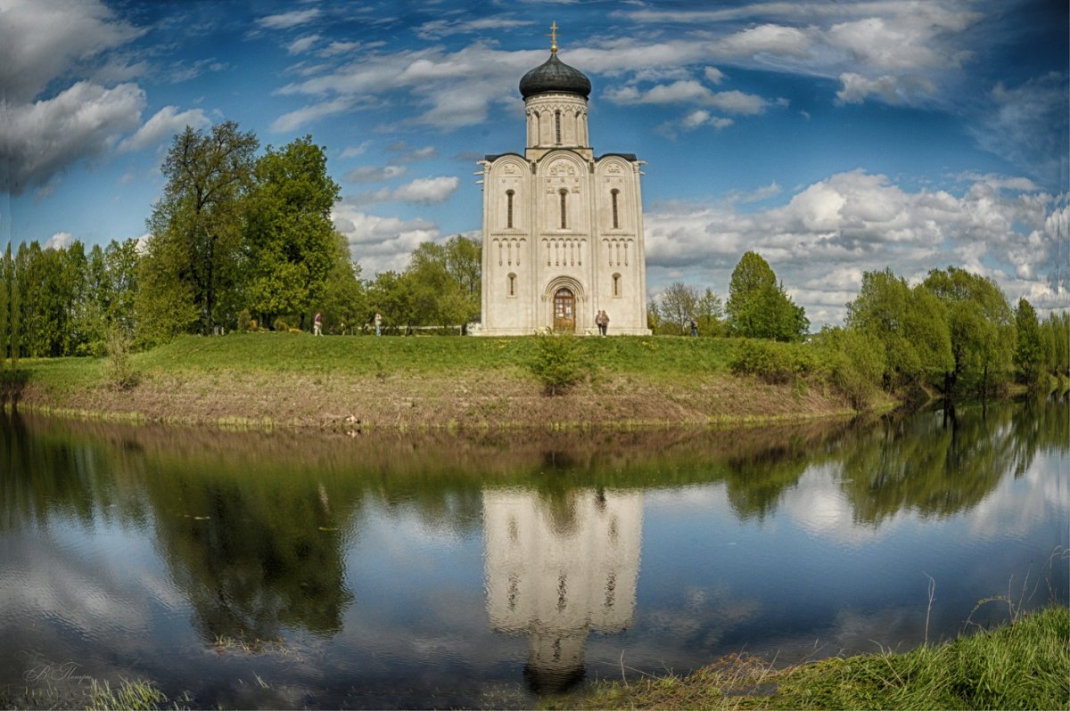 Церковь на Нерли вектор
