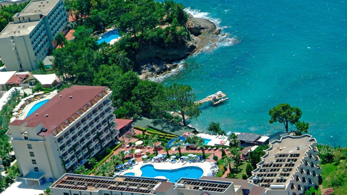 Aska Bayview Hotel 4*
