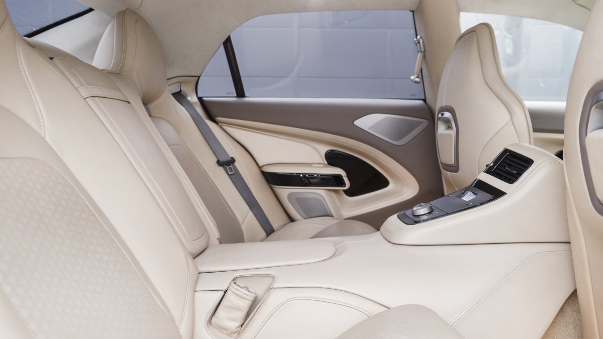 Aston Martin Lagonda 2016