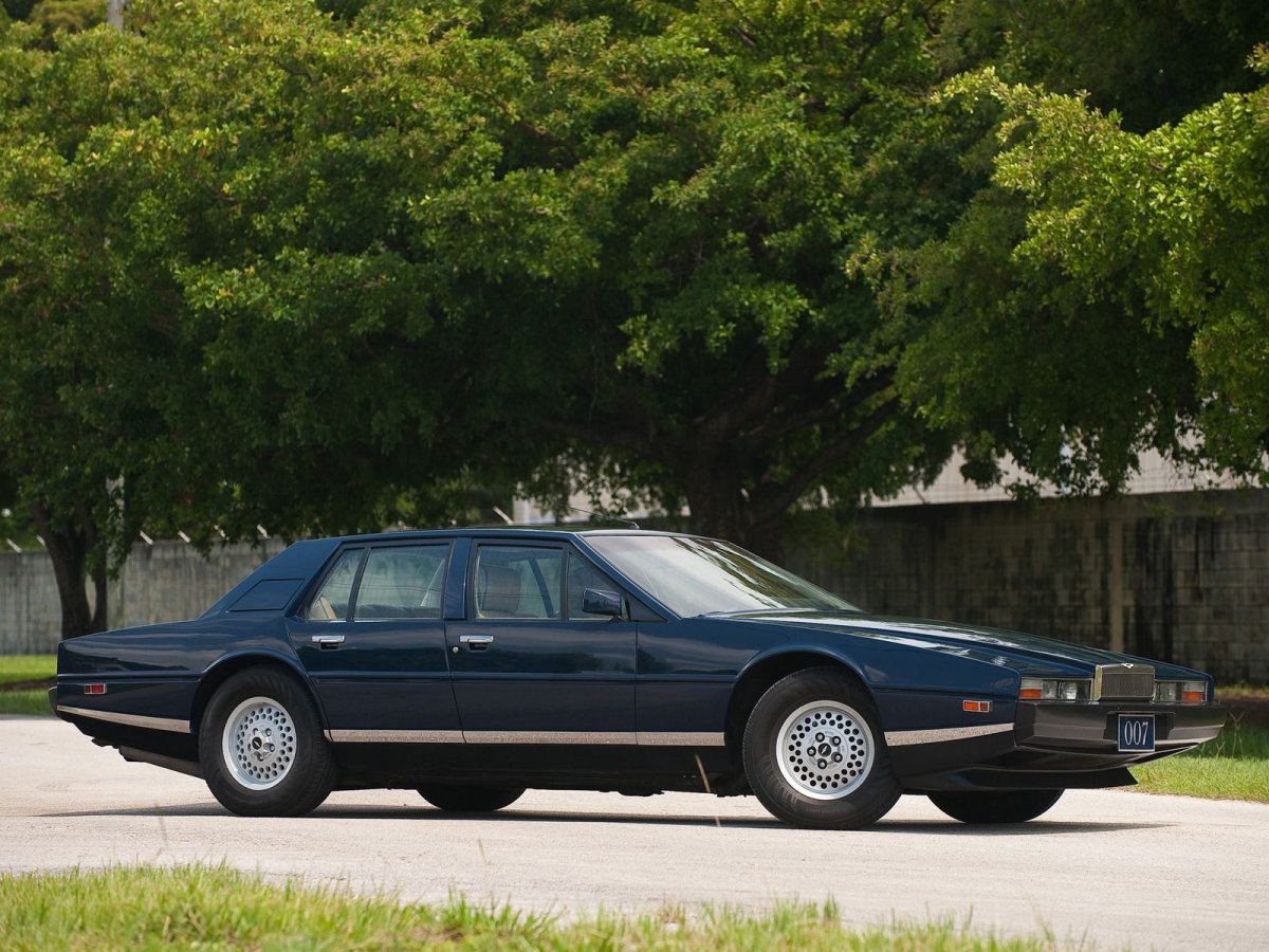 Aston Martin Lagonda 1976