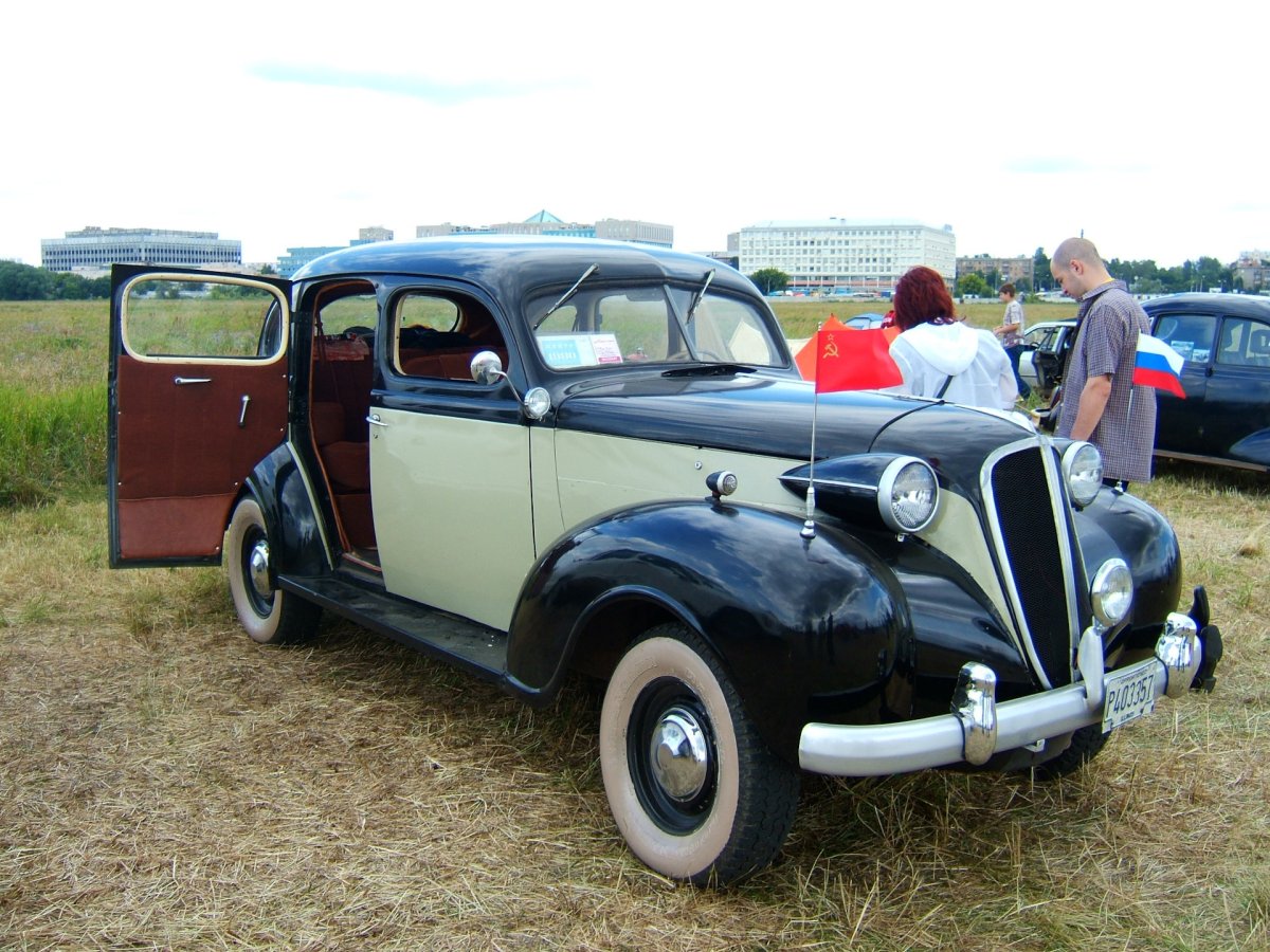 Автомобиль Мерседес 1936 года американские