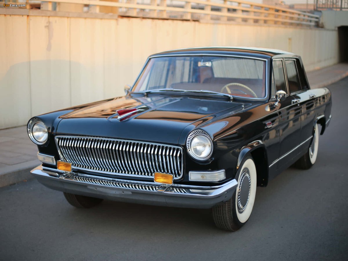 Автомобиль Hongqi CA 72