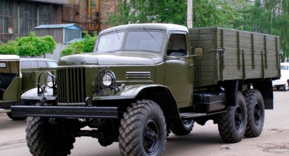 Военный грузовик ЗИЛ 157