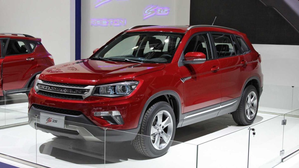 Китайский автомобиль Чанган cs75