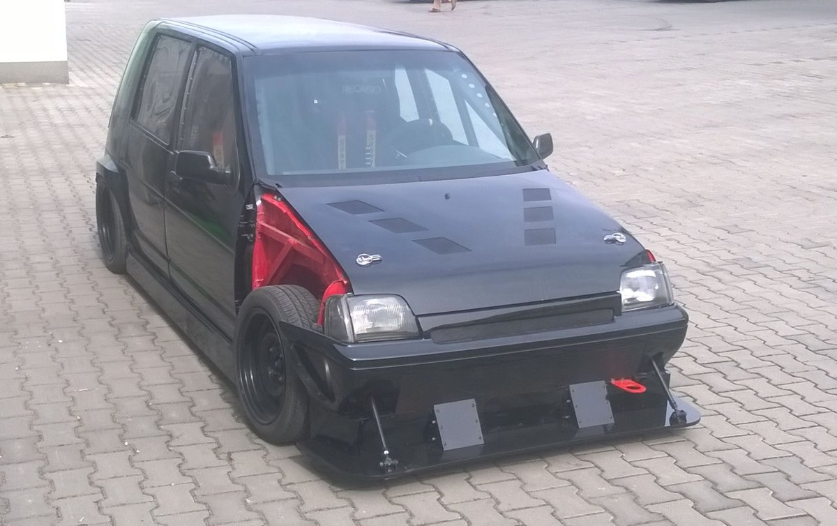Daewoo Tico stance