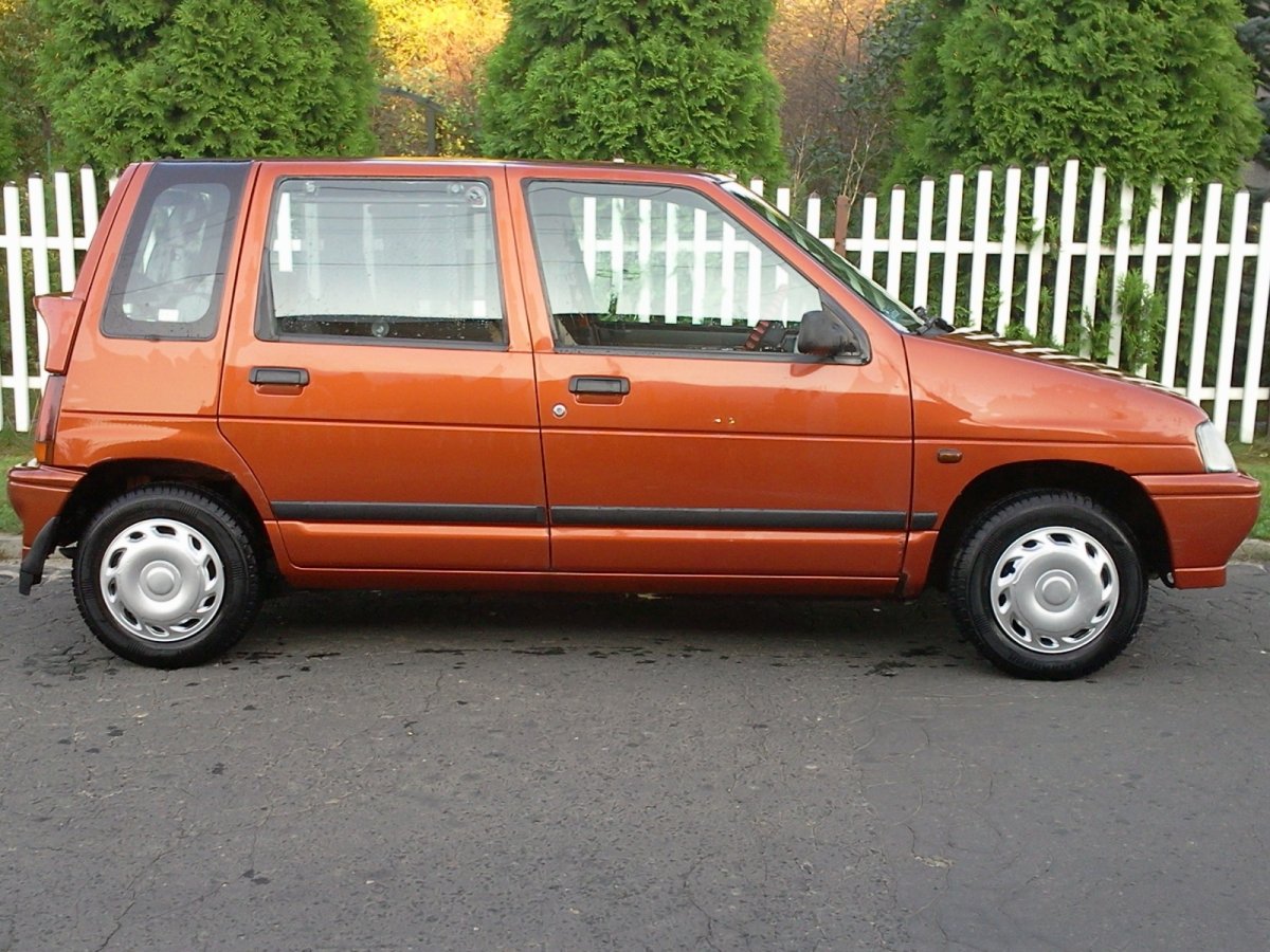 Машина Daewoo Tico DX