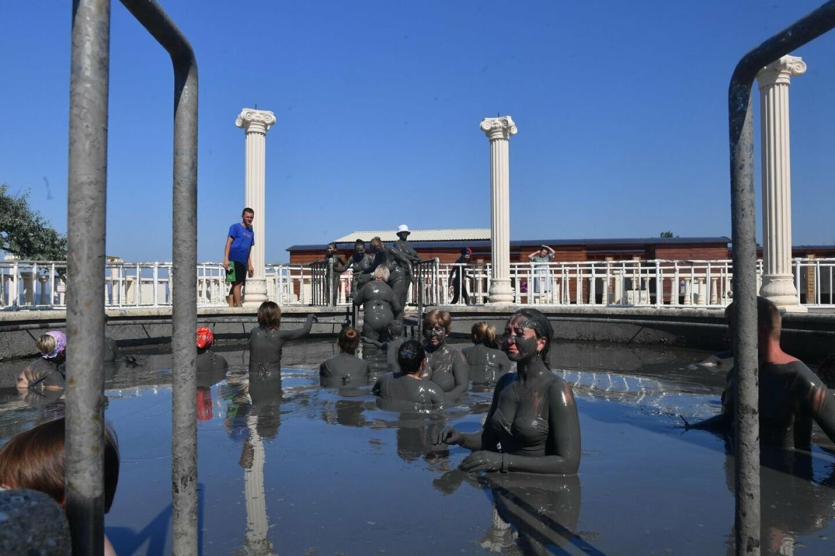 Пляж Посейдон Азовское море мостик