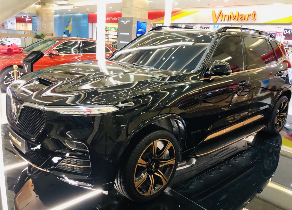 WINFAST Lux sa 2.0 кроссовер