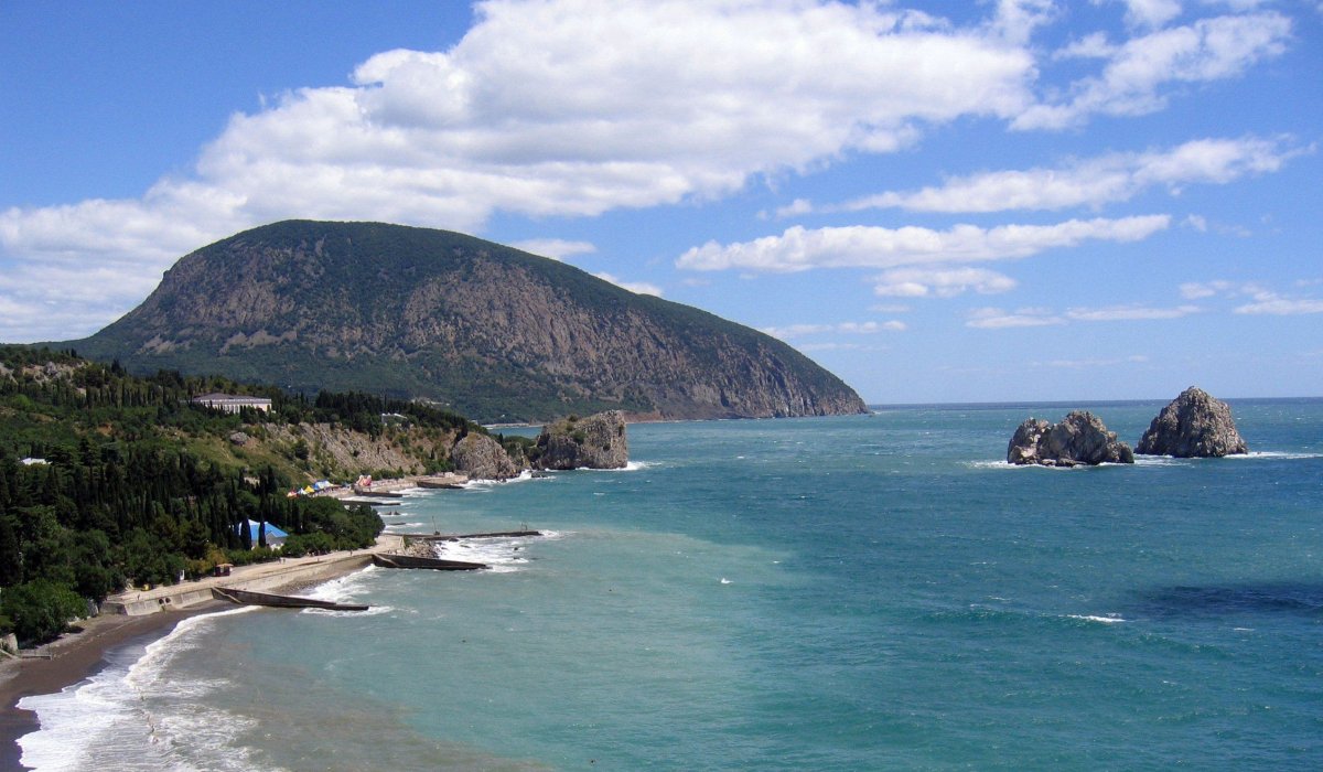 Пляж Артека в Гурзуфе