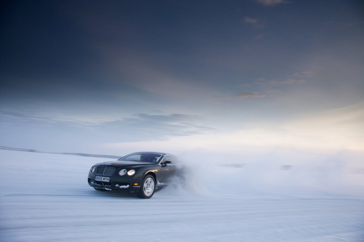 Bentley Continental зима