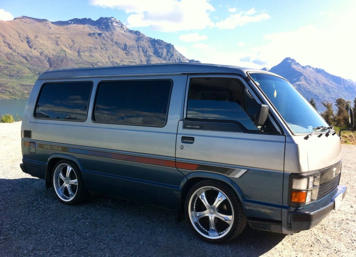Toyota Hiace Wagon van