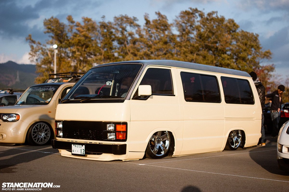 Nissan Vanette stance