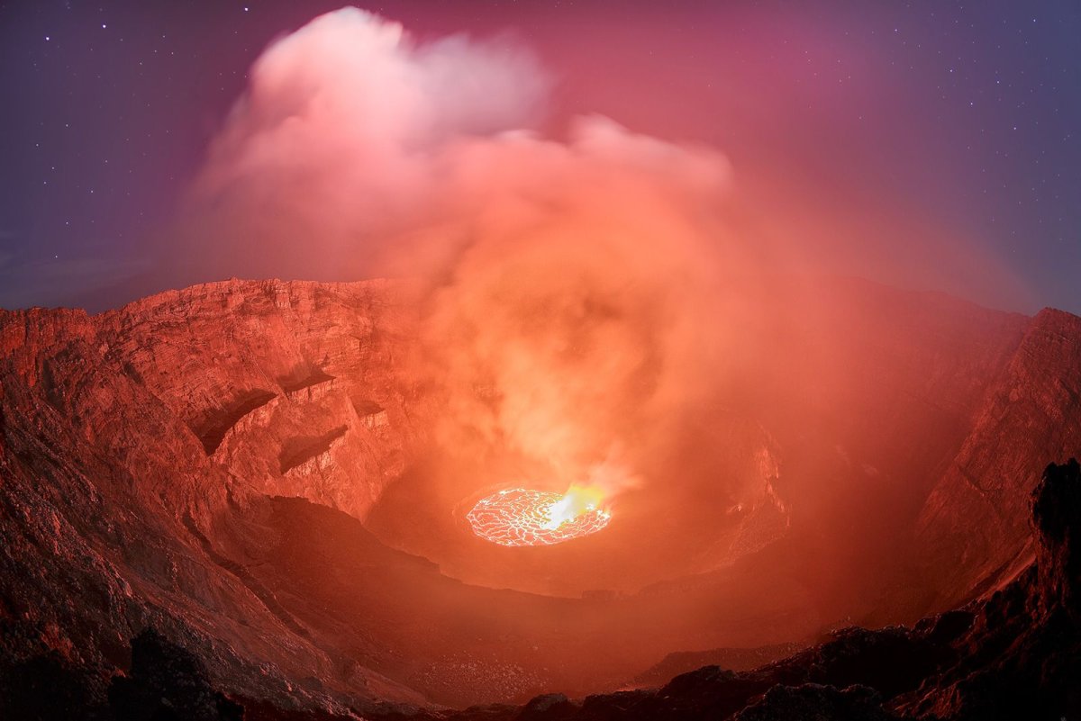 National Geographic вулкан